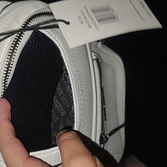 Steve Madden Sling backpack - Picture 6 of 9